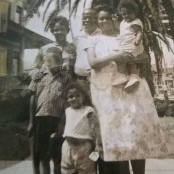 Meet your Posher, Joyce - Picture 1 of 1